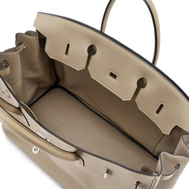 Hermès
Gris Tourterelle Togo Birkin 40 Palladium Hardware, 2006