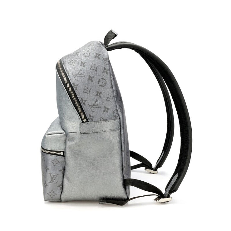 Louis Vuitton
Zaino Grey Monogram Coated Canvas Taigarama Grey Discovery Backpack PM Silver Hardware, 2021