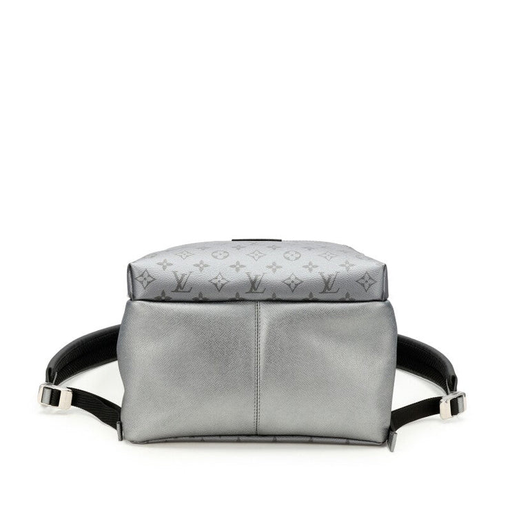 Louis Vuitton
Zaino Grey Monogram Coated Canvas Taigarama Grey Discovery Backpack PM Silver Hardware, 2021