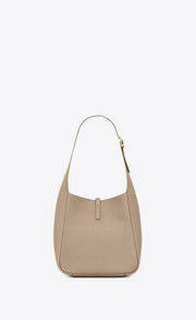 LE 5 À 7 PICCOLA E MORBIDA IN PELLE MARTELLATA